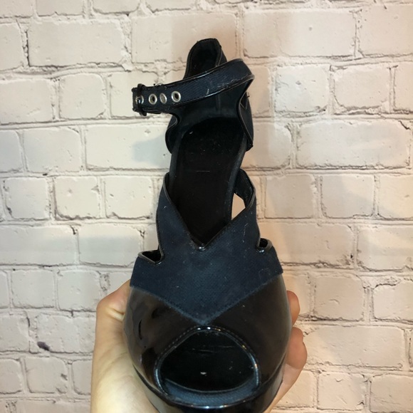 Vintage Chanel shoes - Picture 3 of 4